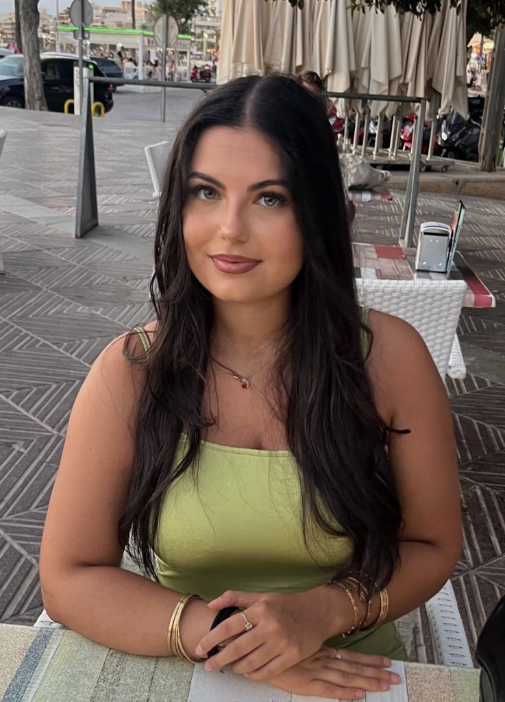 Bijoux que Angélina porte
